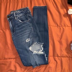 American Eagle Outfitters Women's Blue Distressed Jeans